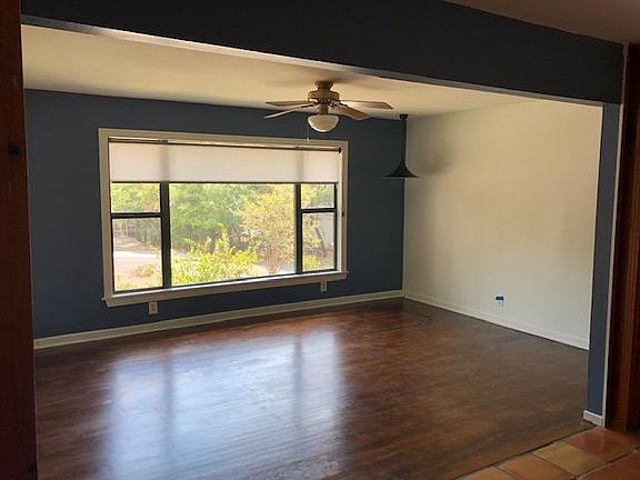 5th image of 109 E Hillcrest Dr