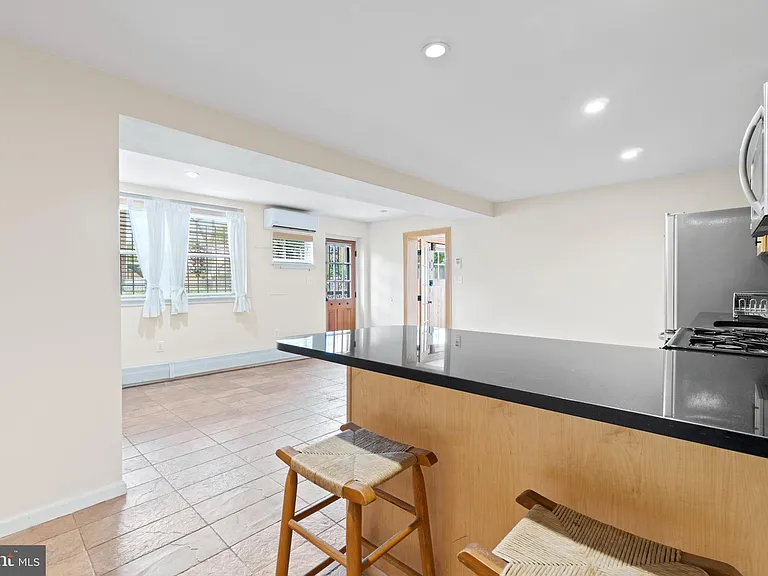 441 21st St NE #B — Photo 15