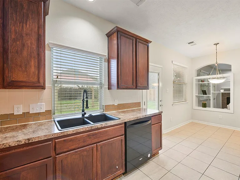 7514 Boxwood Ridge Ln — Photo 9