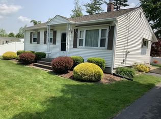 100 Rochford Cir, Springfield, MA 01128