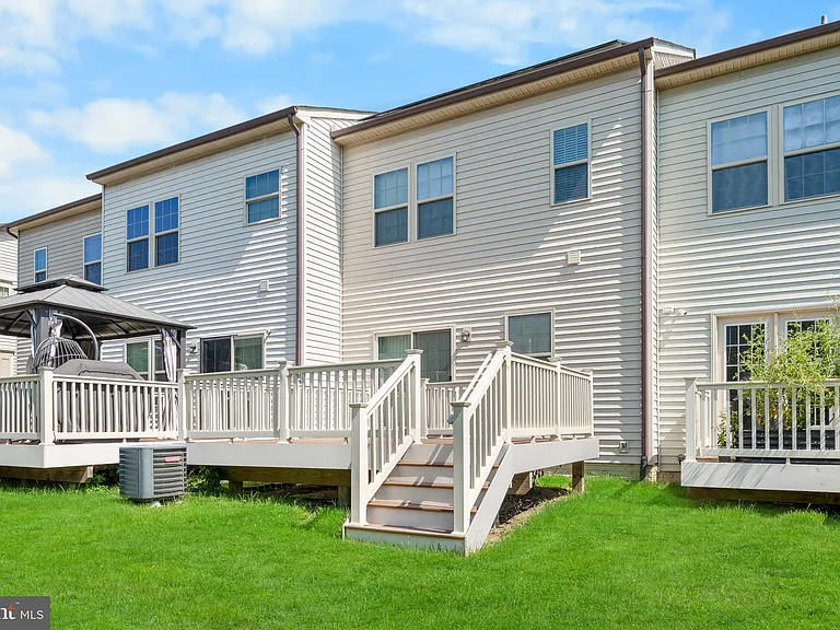 2657 Richmond Way — Photo 37
