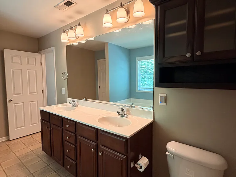 4566 Woodway Dr — Photo 40