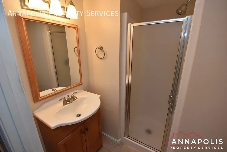 687 Genessee St — Photo 20