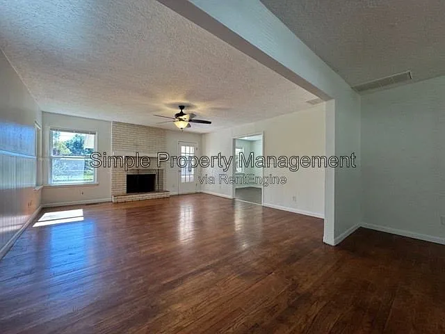 816 Willow Ln — Photo 1
