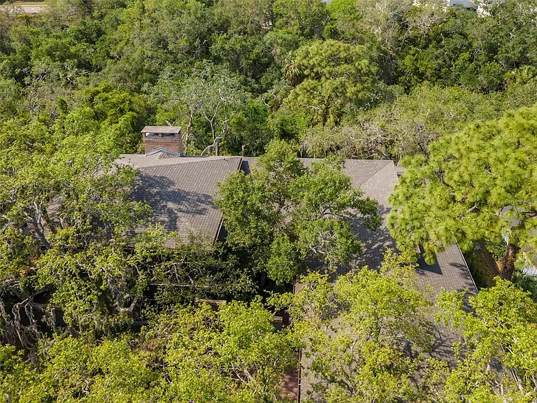 1296 Weybridge Ln — Photo 65
