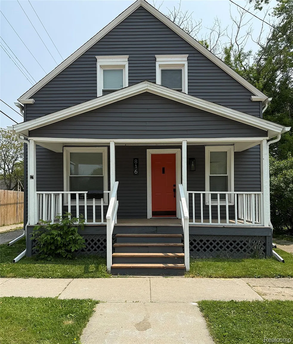 816 12th St photo 1
