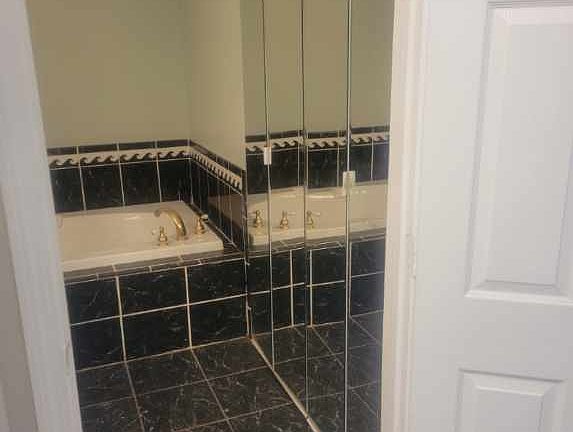1st floor bathroom jacuzzi tub