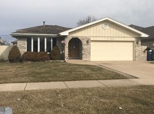 5742 W 89th Pl, Oak Lawn, IL 60453
