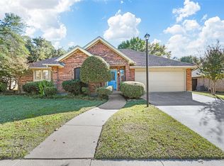 1208 Brookshire Dr, Bedford, TX 76021