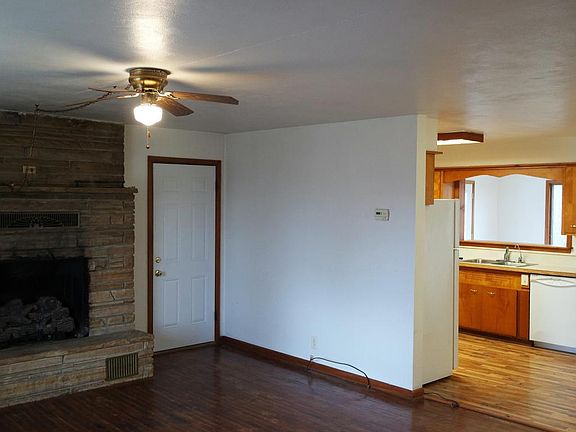 5th image of 236 Cedar Oak Dr