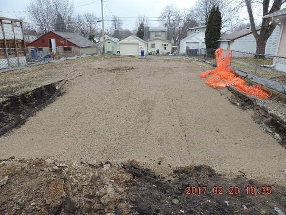 2nd image of 1242 Hewitt Ave