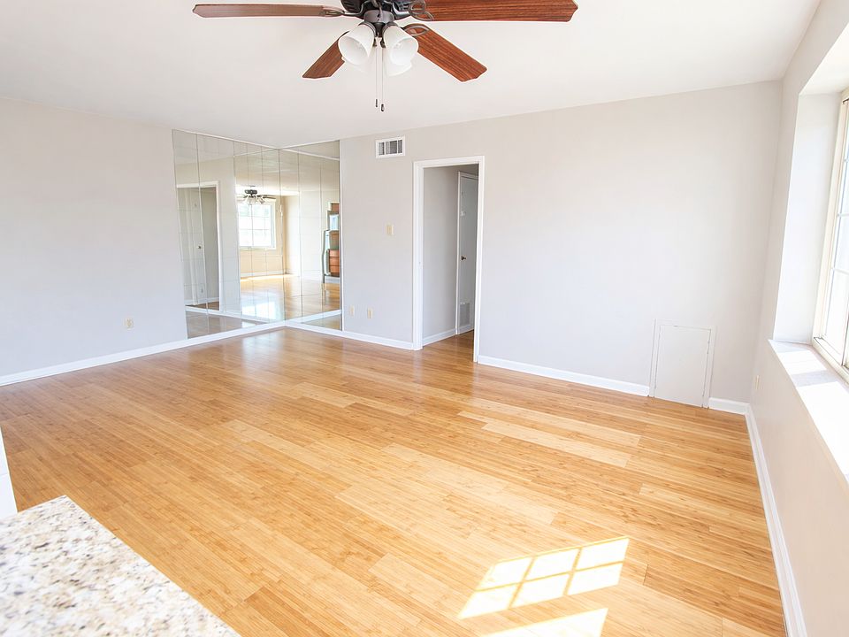 Living Room (Hardwood)