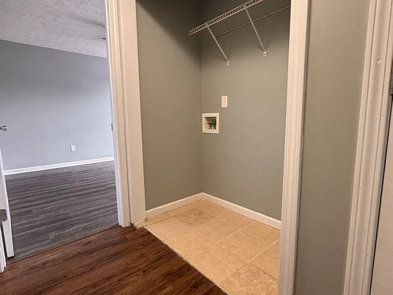 292 Audley Ave #B — Photo 17