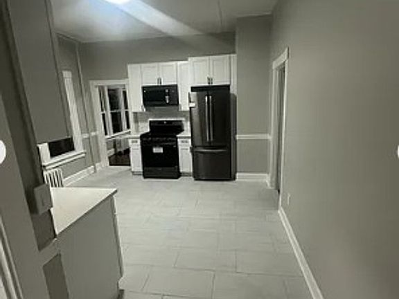 2nd image of 1068 Broad St