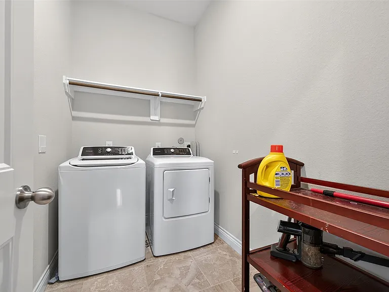 4947 Thunder Creek Ln — Photo 25