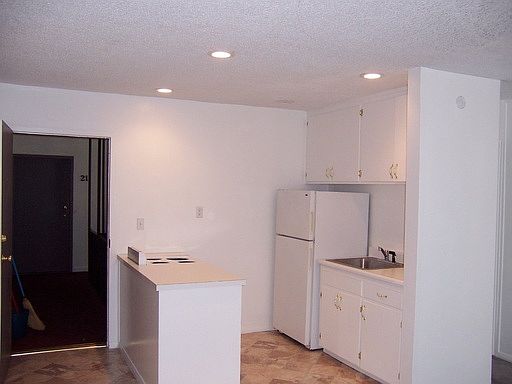 3rd image of 4174 3rd Ave APT 33