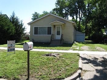 1st image of 728 N 8th St