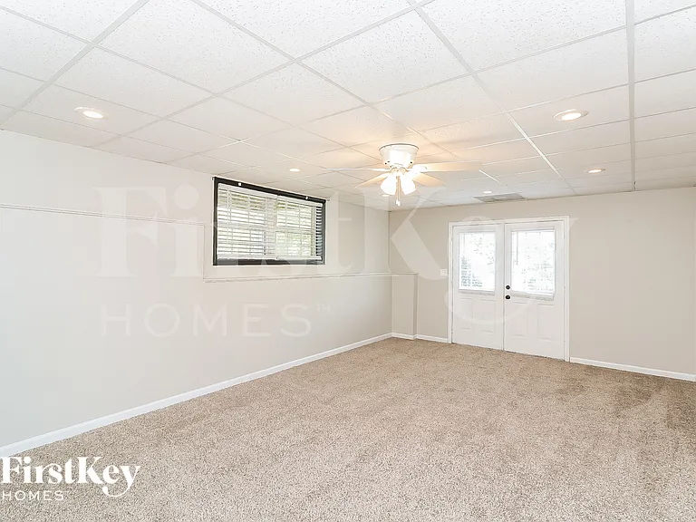 326 Hambrick Park — Photo 13