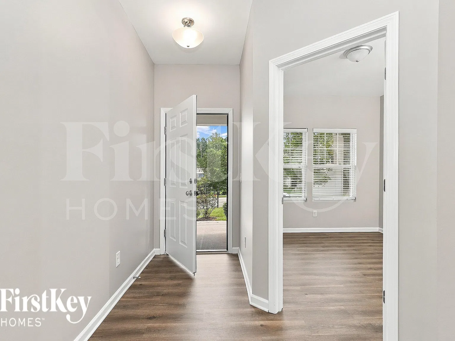 4 bed, 2.5 bath, 2371 sqft, $1,950 — Photo 3