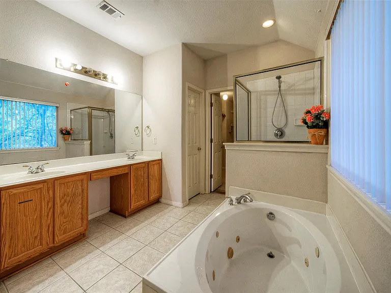 601 Indian Run Dr — Photo 23