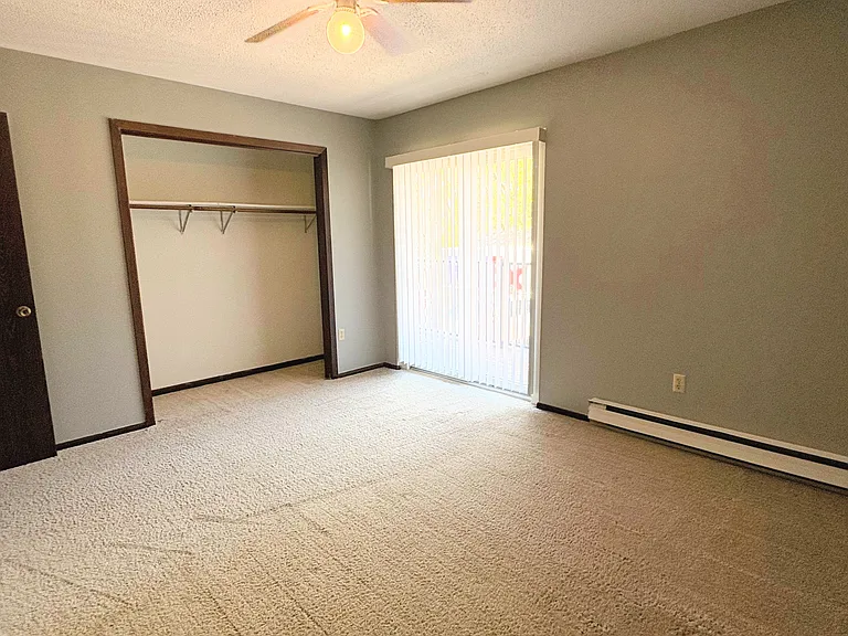 Allan Avenue Apartments — Photo 14