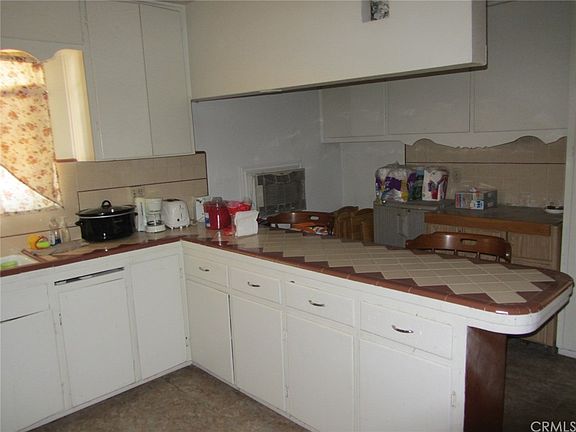 3rd image of 25567 Fisher St