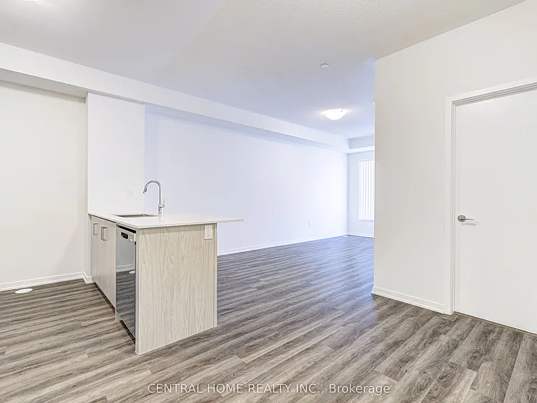 130 Honeycrisp Cres #Townhouse 312 — Photo 8