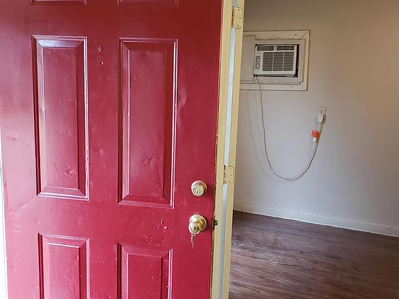 5th image of 629 W Nettie Ave APT B