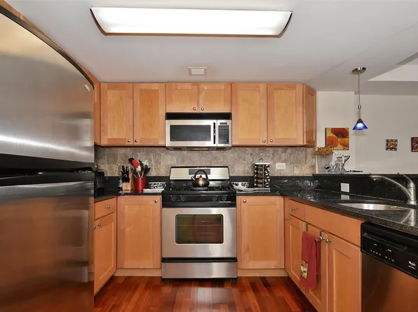 700 1st St APT 3B, Hoboken, NJ 07030