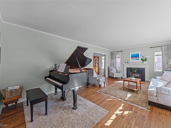 5th image of 3715 Sutherland Rd