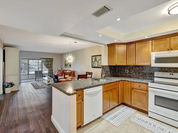 2901 NW 46th Avenue #101, Lauderdale Lakes, FL 33313