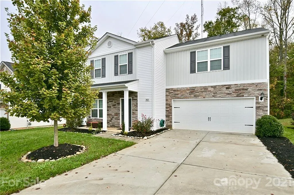 4 bed, 2.5 bath, 1872 sqft, $2,700 — Photo 2