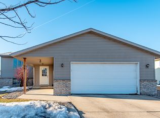 741 State St E, Belle Plaine, MN 56011