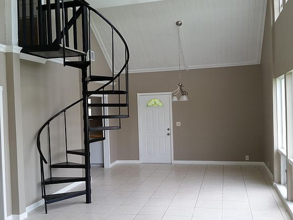 2nd image of 202 NW Ferris Drive
