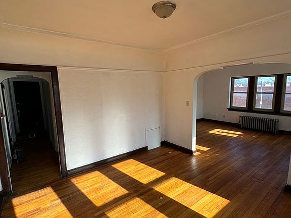 4th image of 4705-21 W Burleigh St N #3065-3