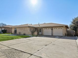 2106 Avalon Ln, Arlington, TX 76014