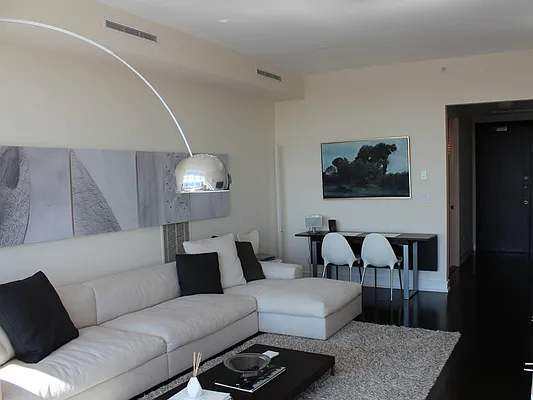 Rented by Sotheby's International Realty | media 39