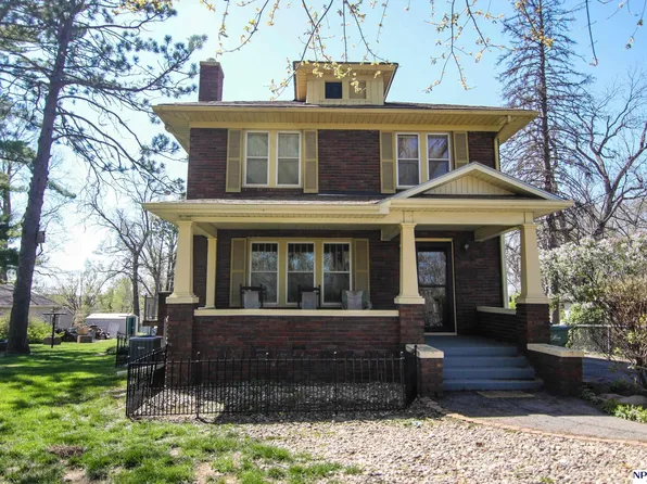 1508 Bellevue Blvd N, Bellevue, NE 68005