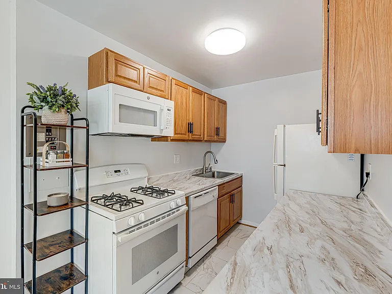 1200 S Arlington Ridge Rd #714 — Photo 10