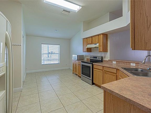 4th image of 8211 Canterbury Lake Blvd