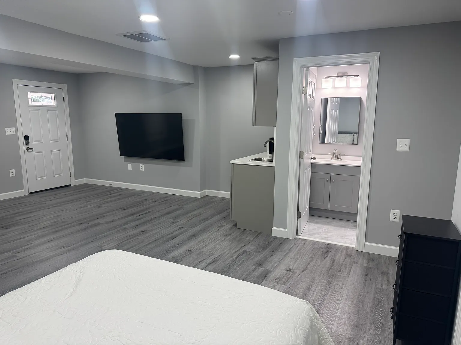 Studio, 444 sqft, $1,200 — Photo 2