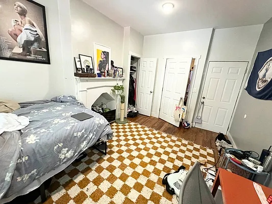 Rented by Delmark Realty LLC | media 4