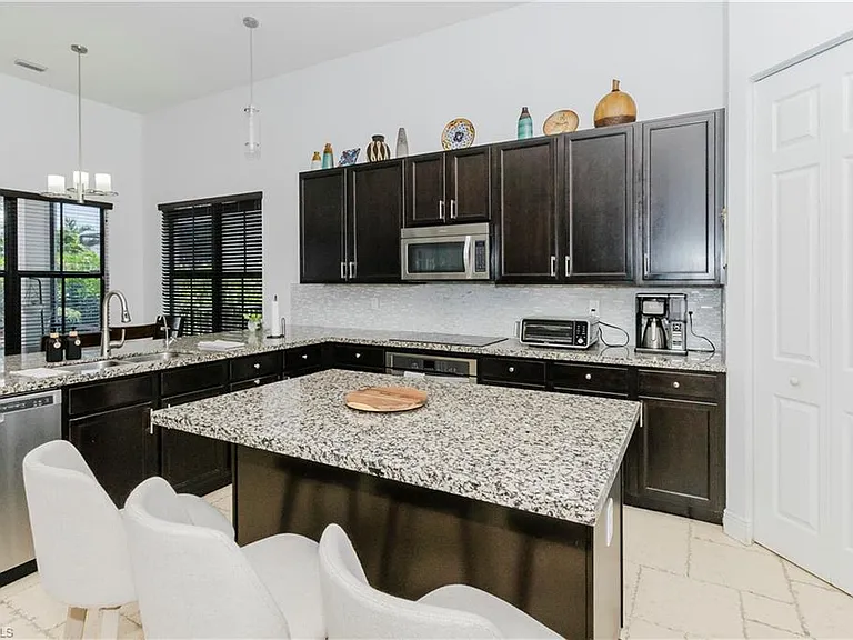 5169 Roma St — Photo 12
