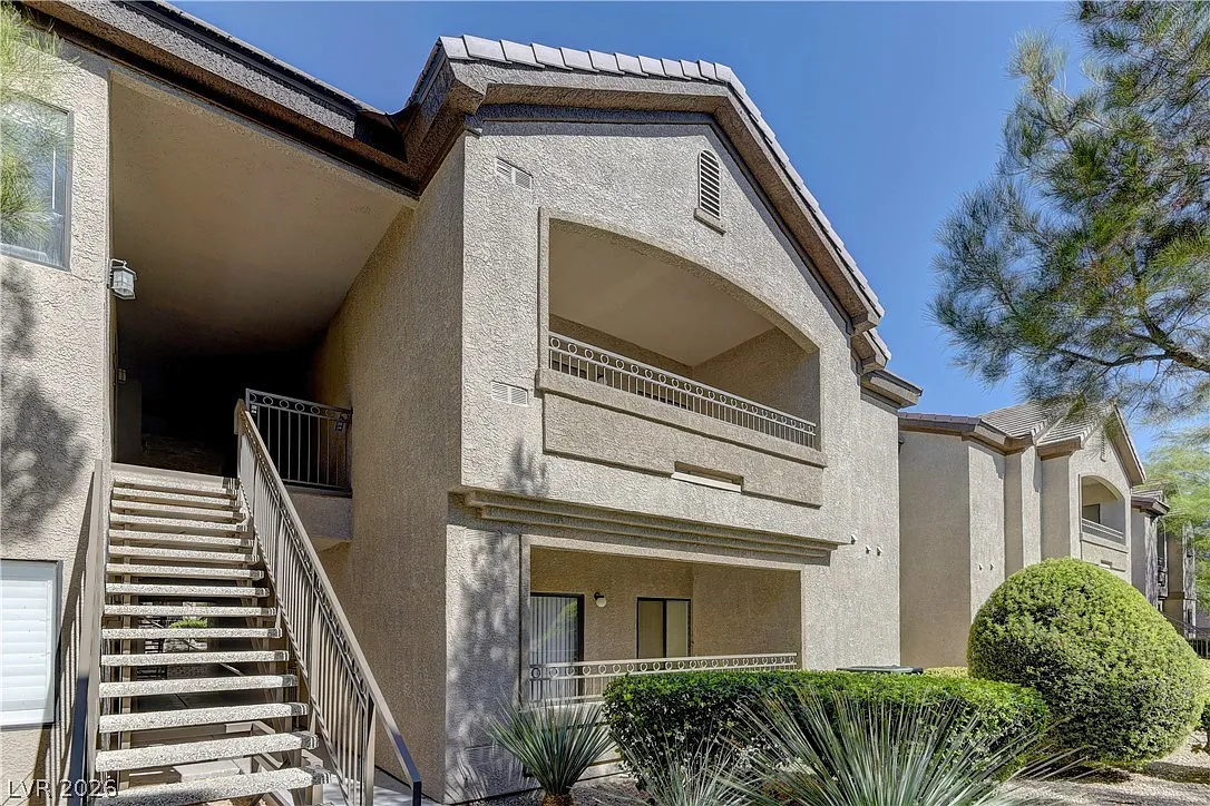 2 bed, 2.0 bath, 1094 sqft, $1,399 — Photo 1