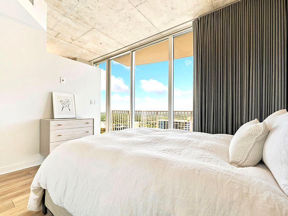 4th image of 360 Nueces St APT 3506