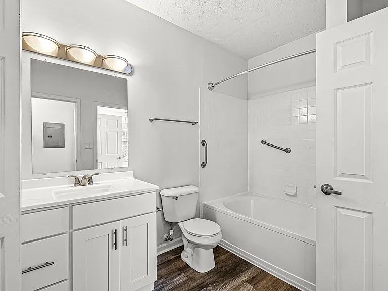 Buffalo Creek Apartments — Photo 48