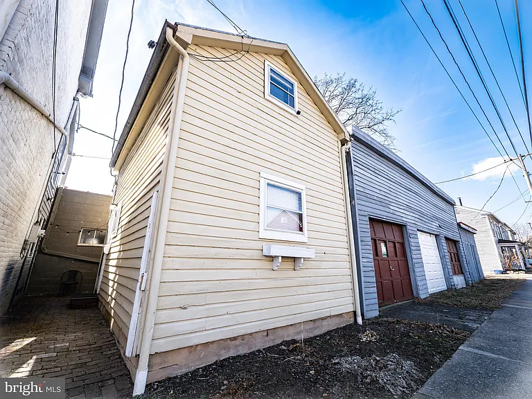 703 S Loudoun St — Photo 3