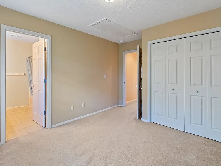 816 NE Caden Ave — Photo 17