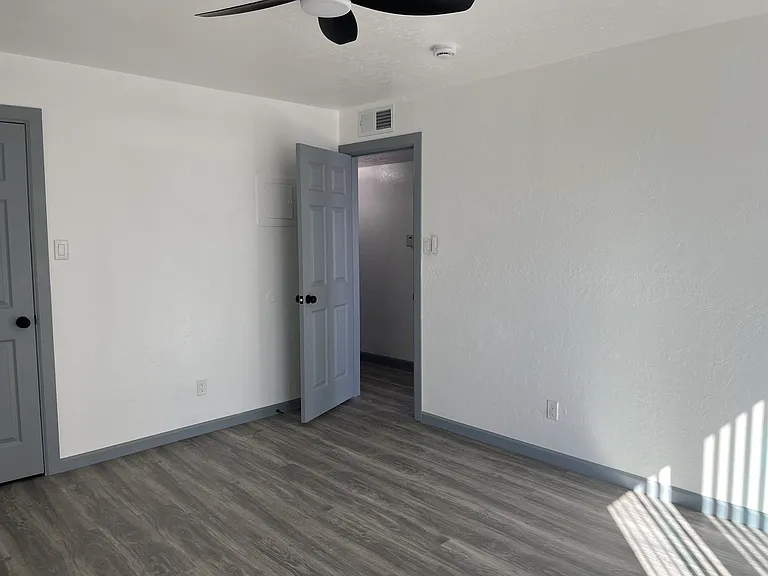 Fully Updated 2 Bedroom End Unit in Rio Rancho — Photo 8