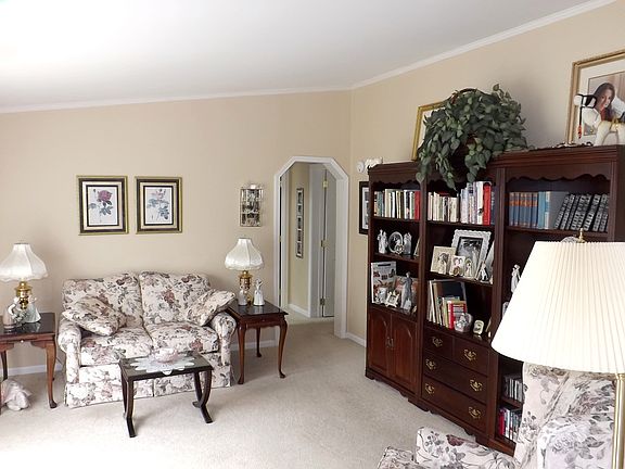 4th image of 604 Orchard Ct